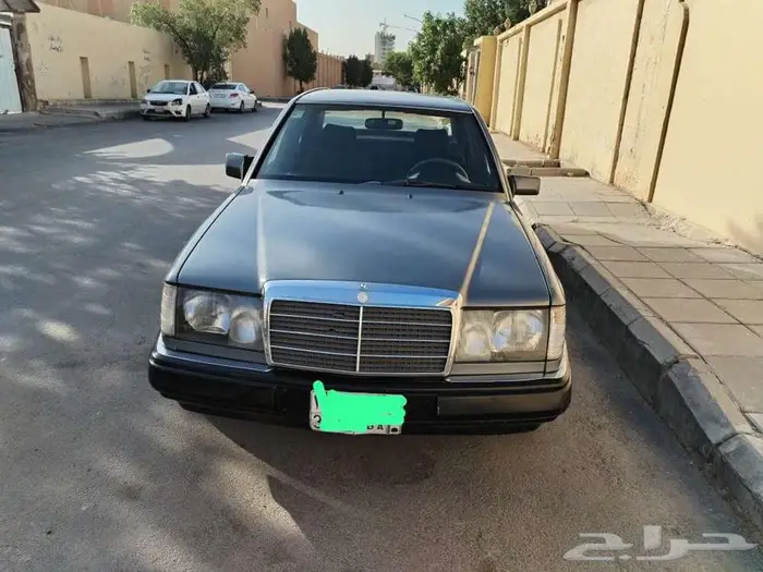 مرسيدس 124 8