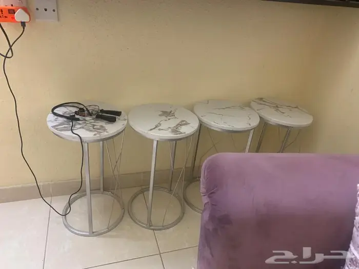 كنب صالة وسجاد وطاولات خدمة 3