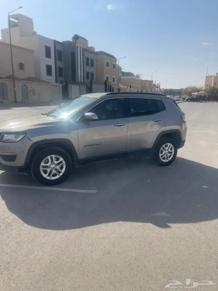 للبيع جيب كمباس 2019 نظيف 3