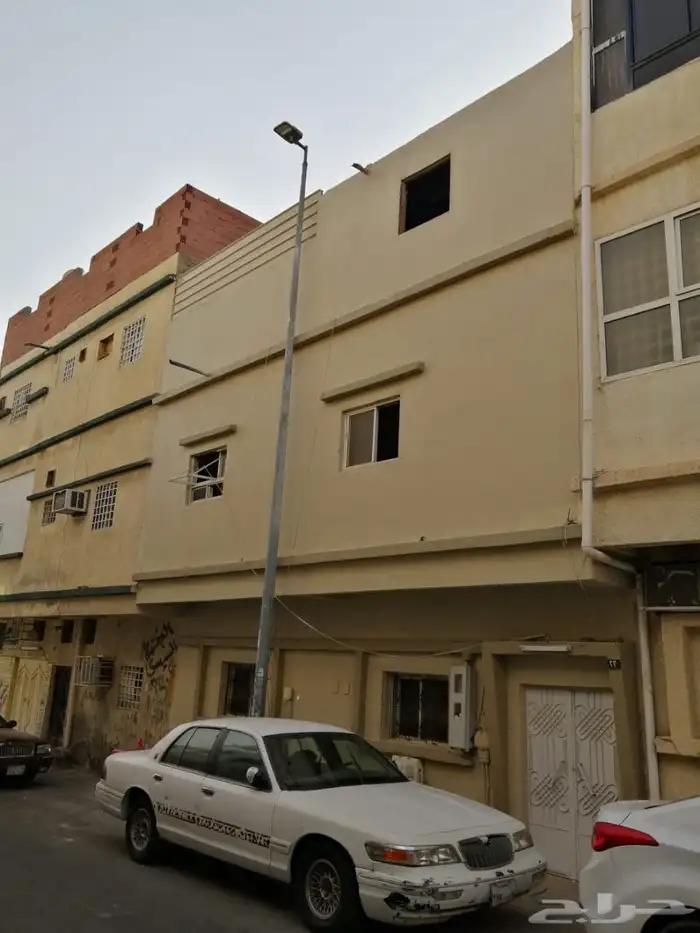 عماره مساحه 81 م دورين وملحق على شارع 10 م مرممه بالكامل 2