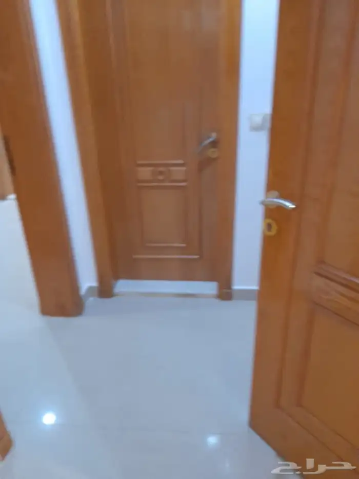 شقه للبيع في موقع متميز جدا  سكني واستثماري قريب من البحر 3