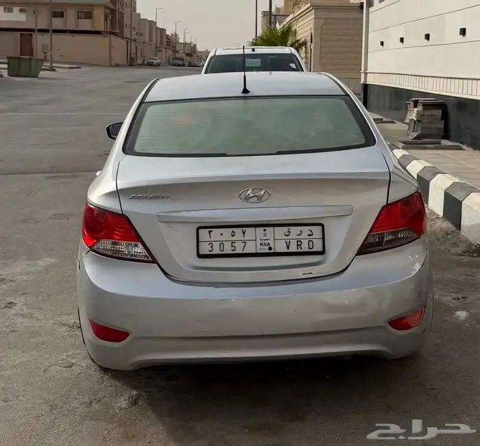 اكسنت 2015  الممشى 390الف للتواصل واتس فقط . 2