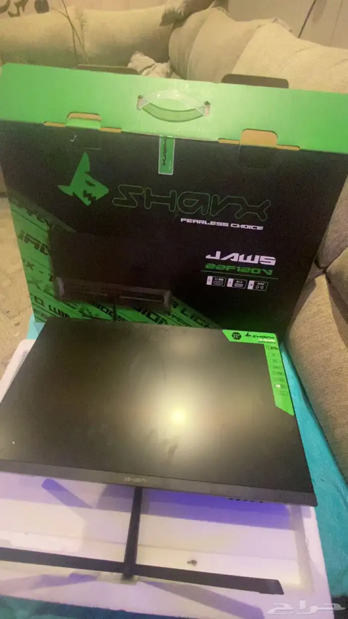 شاشه 22 نظيفه جدا م اشتغلت ولا دقيقه المداخل VGA و HDMI 1