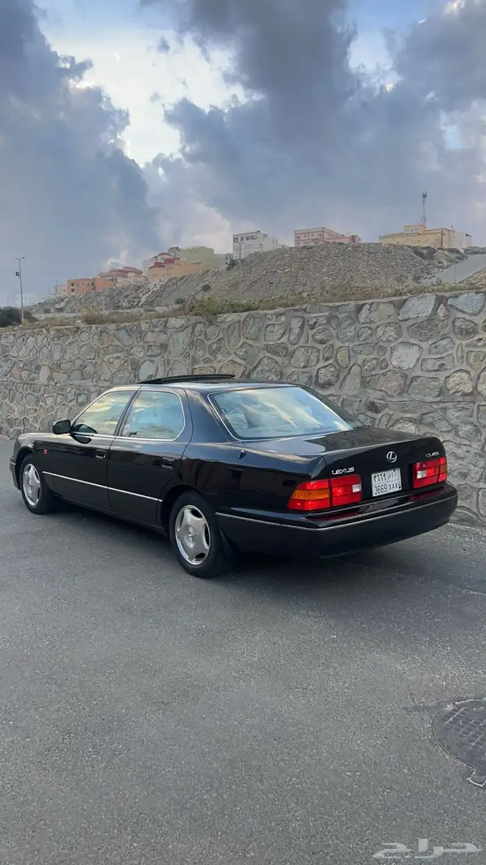 ( مباع ) لكزس LS 400 بودي وكالة 23