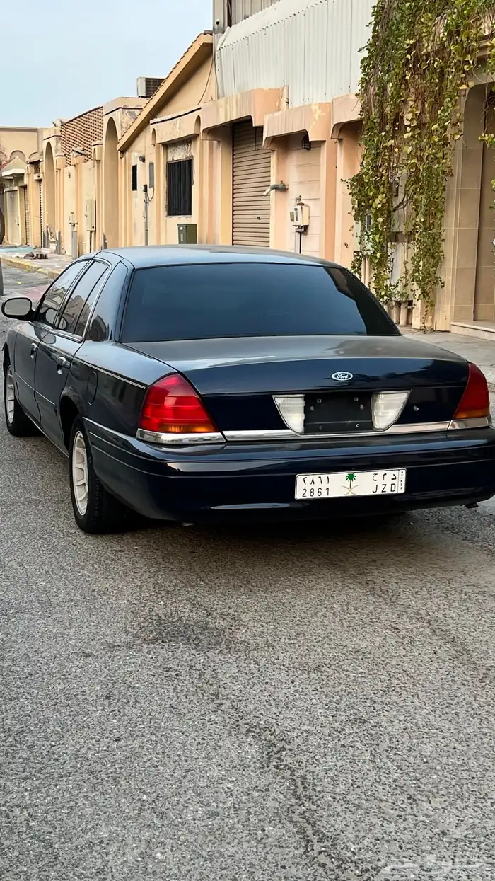 فورد كراون فكتوريا سعودي 2001 0