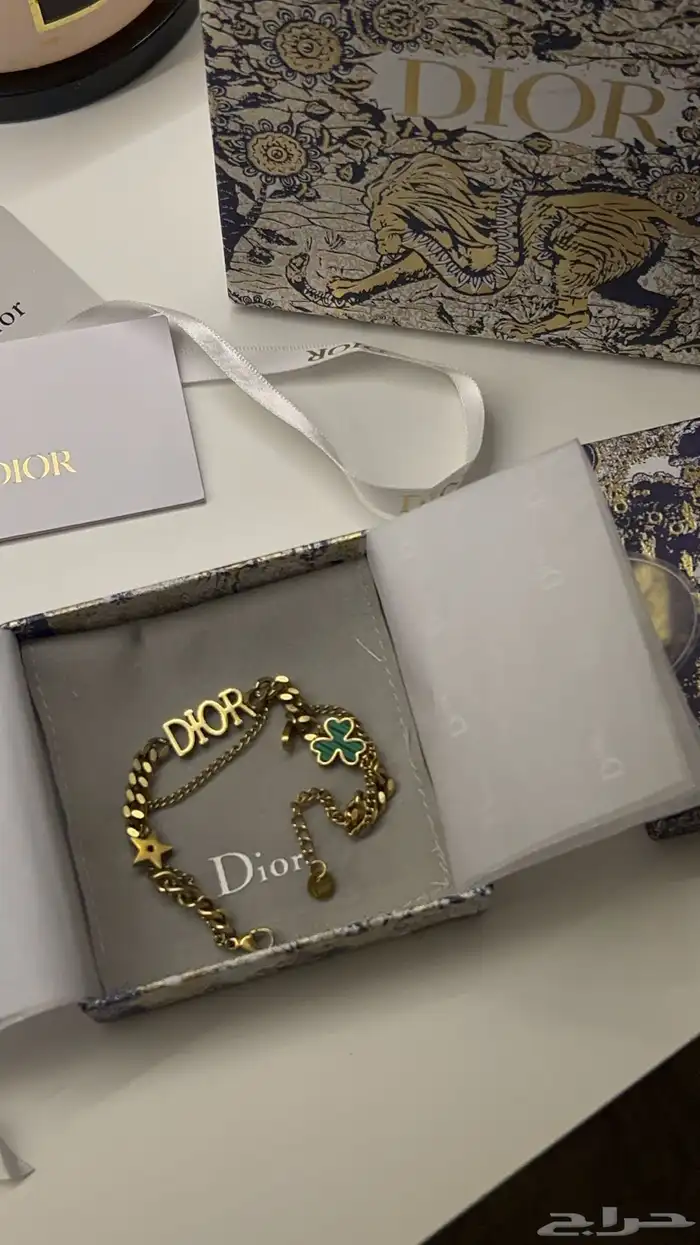 اكسسوارات طبق الأصل مع ورد 6