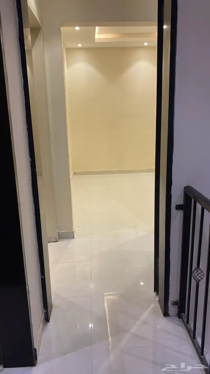 شقه للايجار 2800 حى القادسيه 7