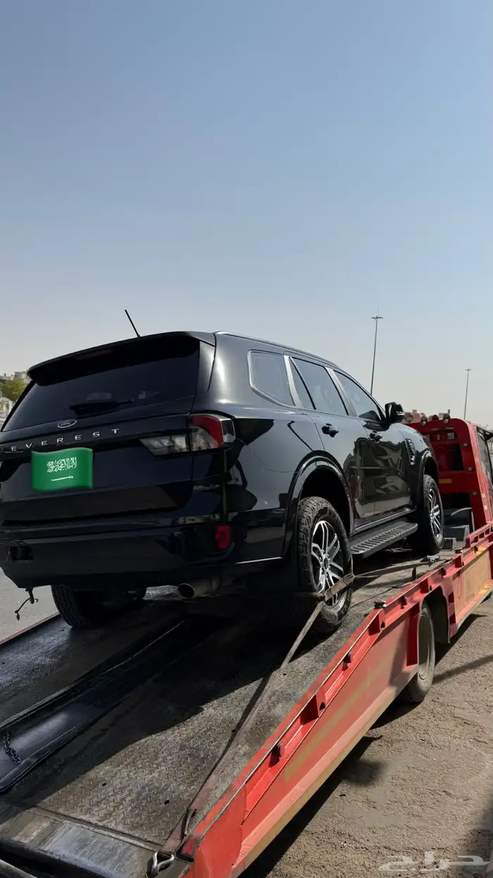 فورد ايفريست مصدوم الجانب والركن الايسر للبيع 1