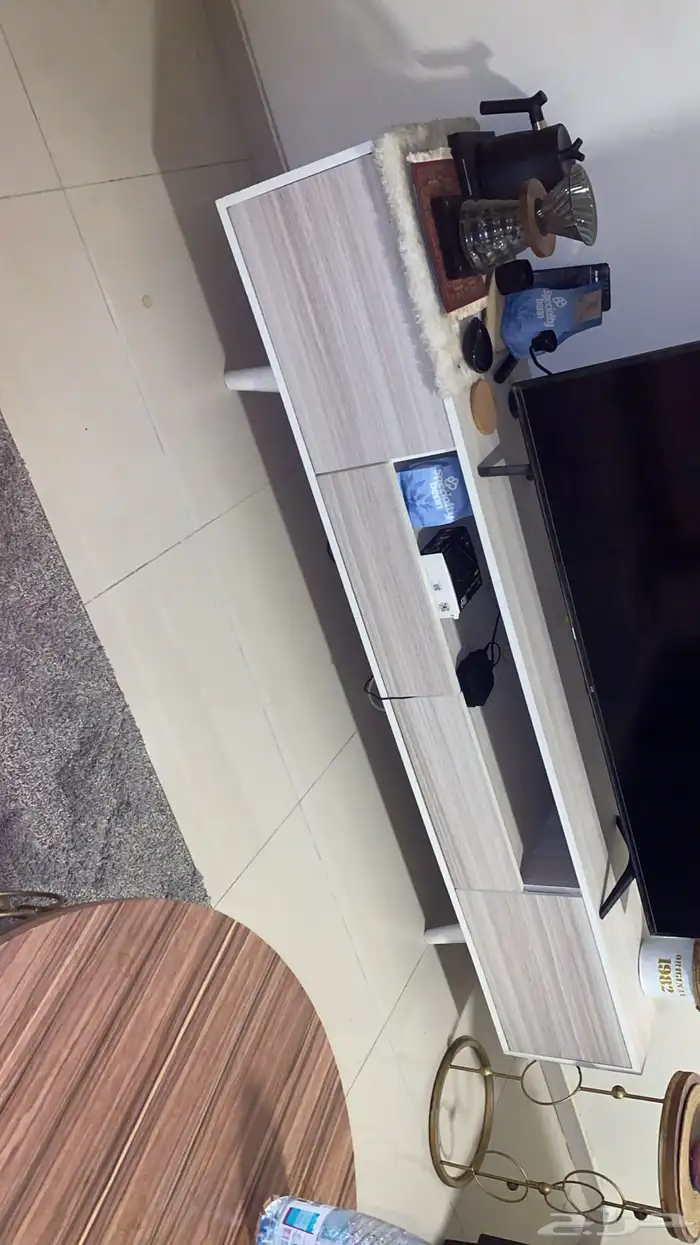 شاشه مع الطاولة 2