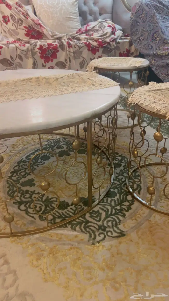 طاولات وطابعة 2
