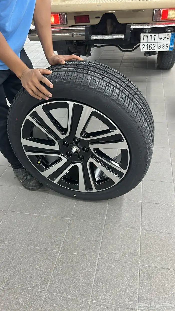 جنوط رنج روفر فئة HSE P400 وكاله 2024 0