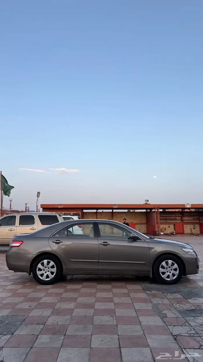 تم البيع الله يبارك له . 4