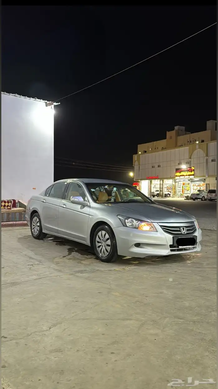 للبيع هوندا اكورد 2012 4