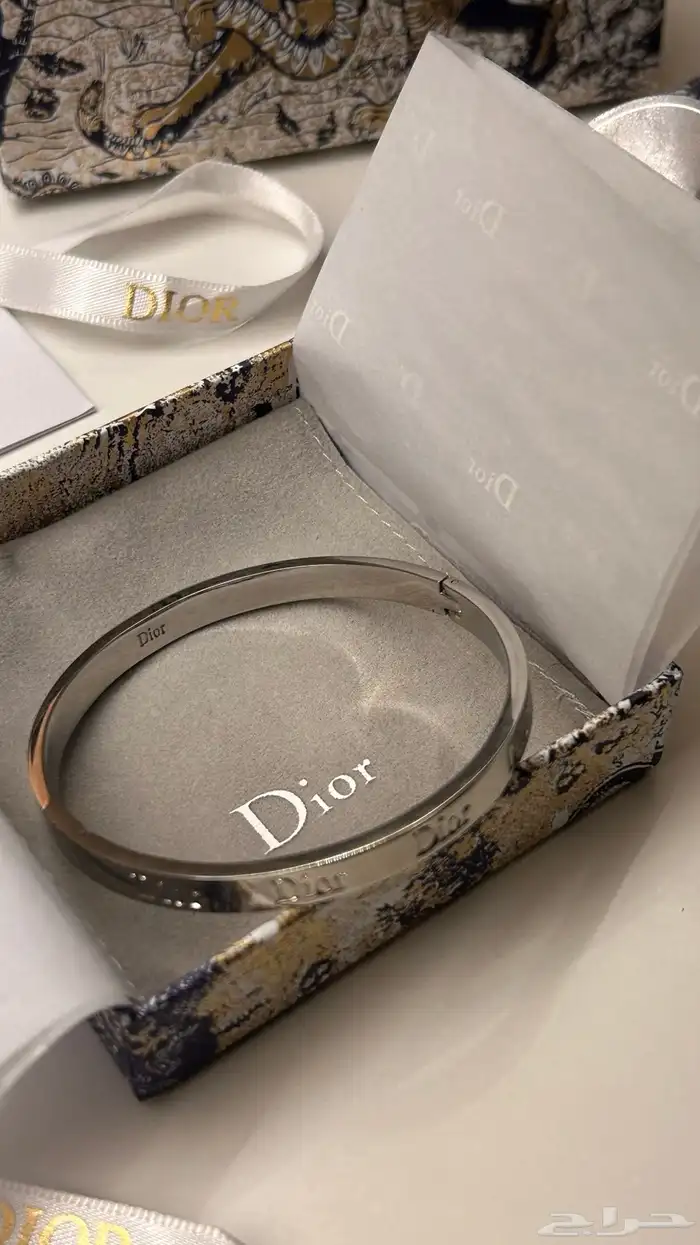 اكسسوارات طبق الأصل مع ورد 5