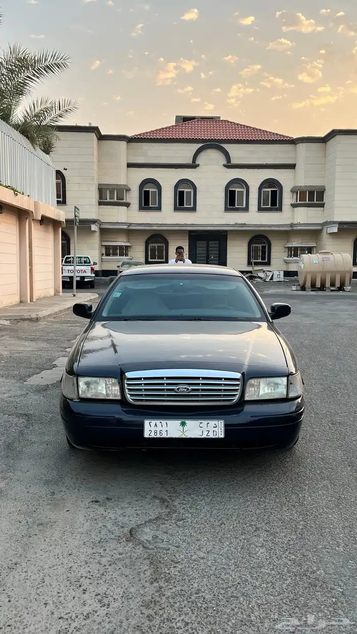 فورد كراون فكتوريا سعودي 2001 1