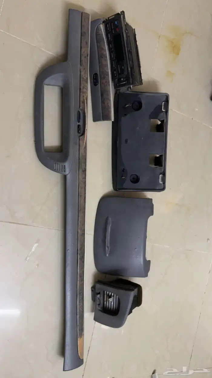 قطع فورد فكتوريا داخليه 1998 0