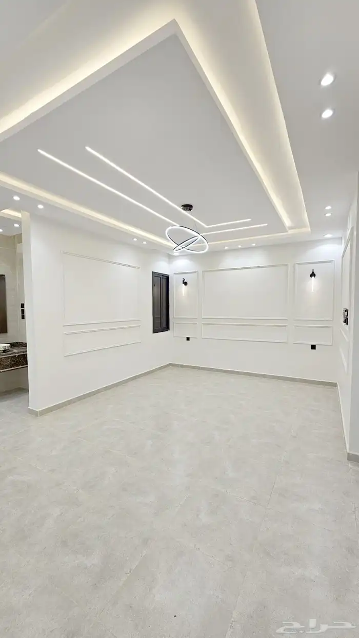 للبيع شقق ارضيه وعلويه ف حي الضيافه طريق ابهاا الخميس 19