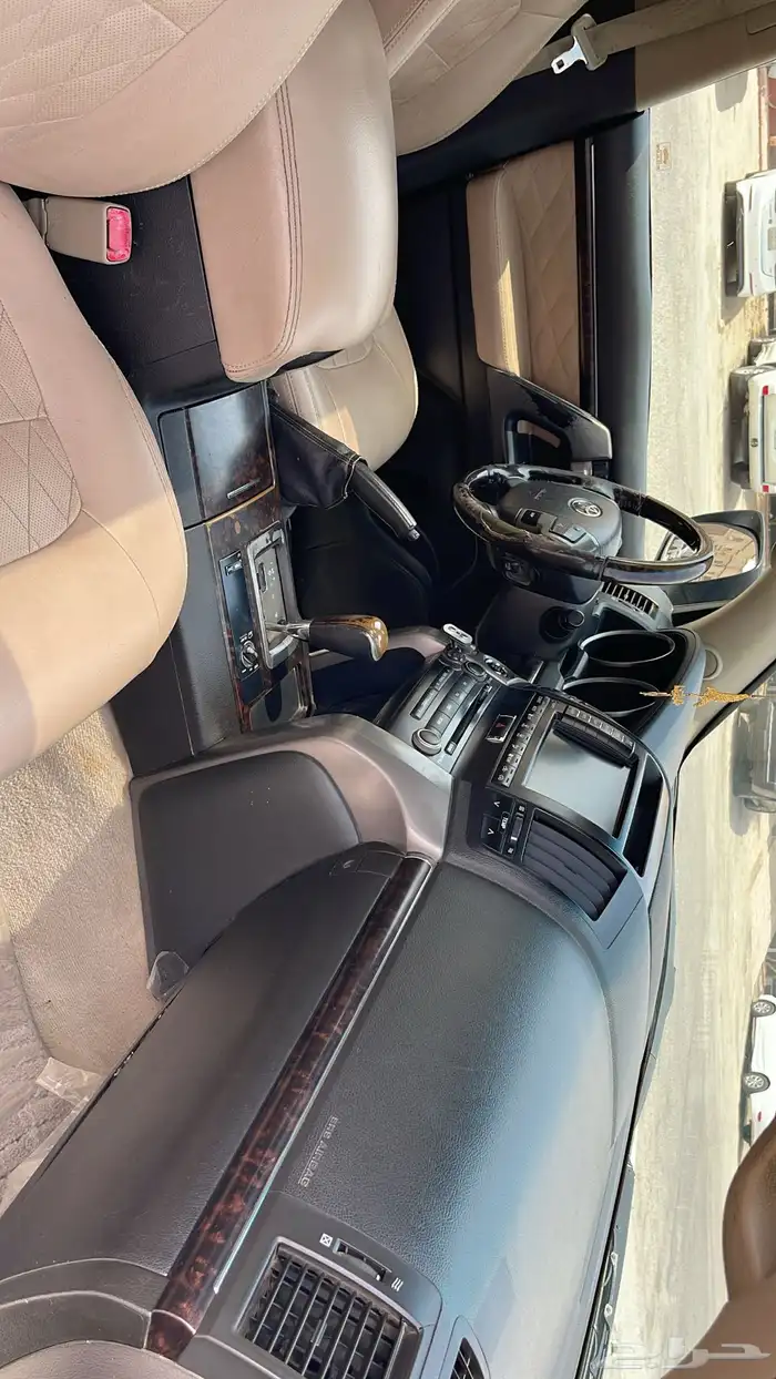 لاندكروزر vxr فل كامل 12