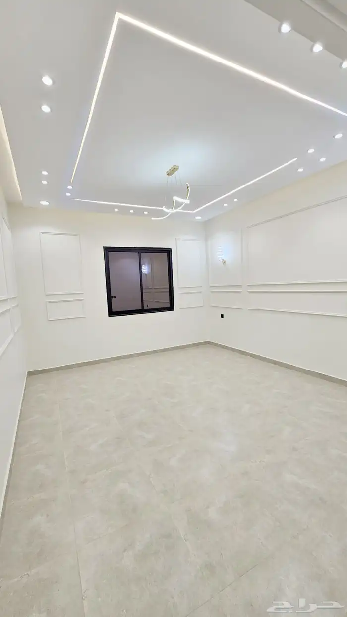 للبيع شقق ارضيه وعلويه ف حي الضيافه طريق ابهاا الخميس 22