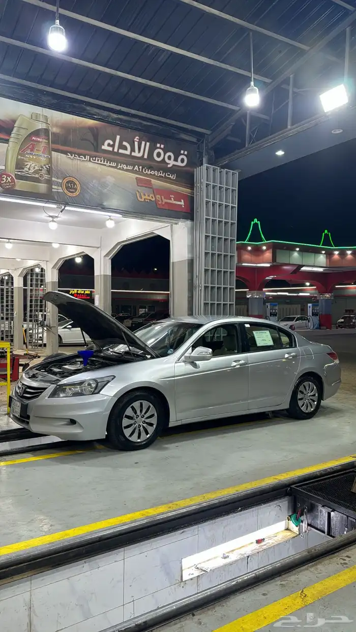 للبيع هوندا اكورد 2012 1