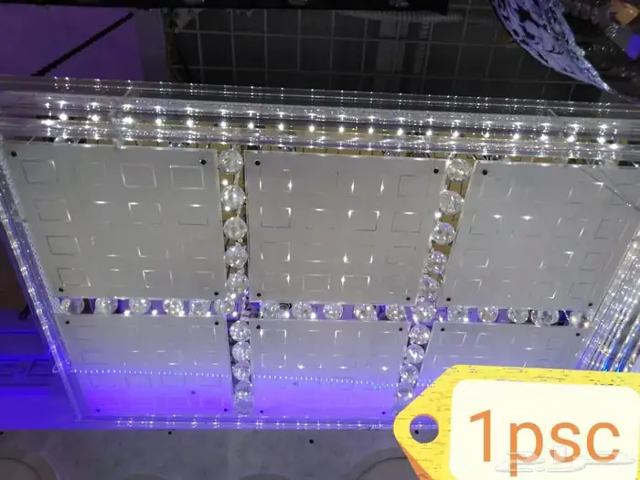 ثريات ( نجف) جديدة بكراتينها للبيع جملة 8