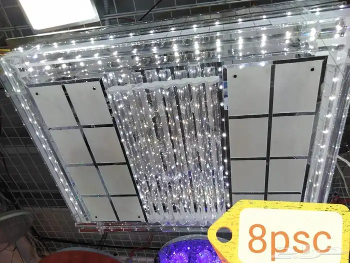 ثريات ( نجف) جديدة بكراتينها للبيع جملة 5