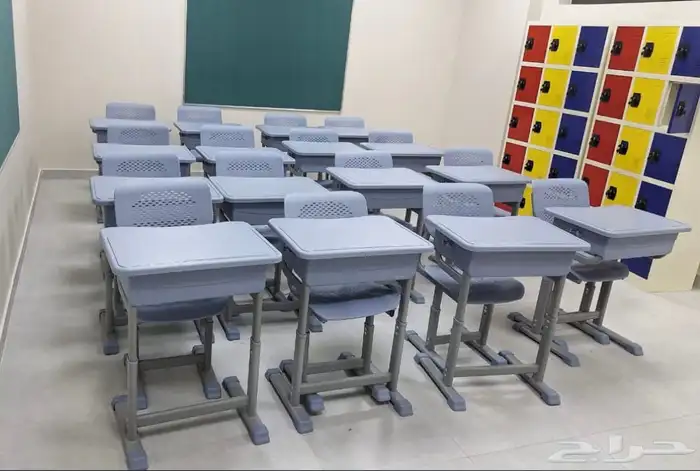 كرسي وطاولة مدرسية فايبر بقاعدة حديد 2