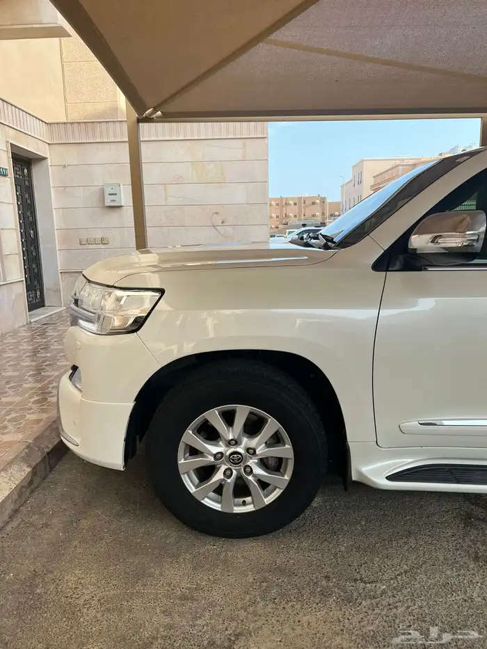 للبيع لاندكروزر VXR 2016 1