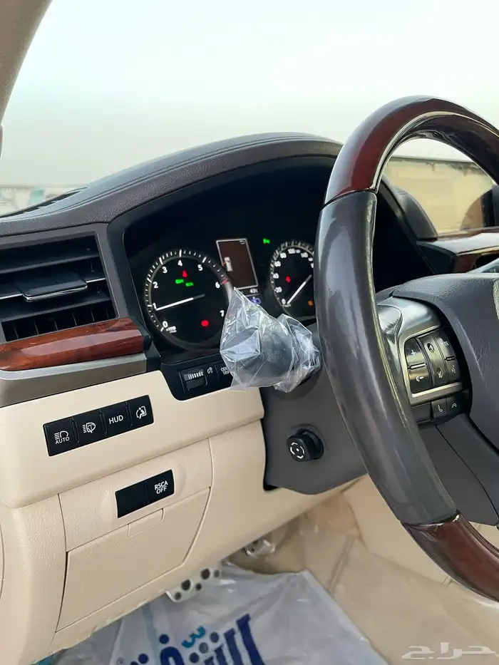 لكزس LX570. 2021 13