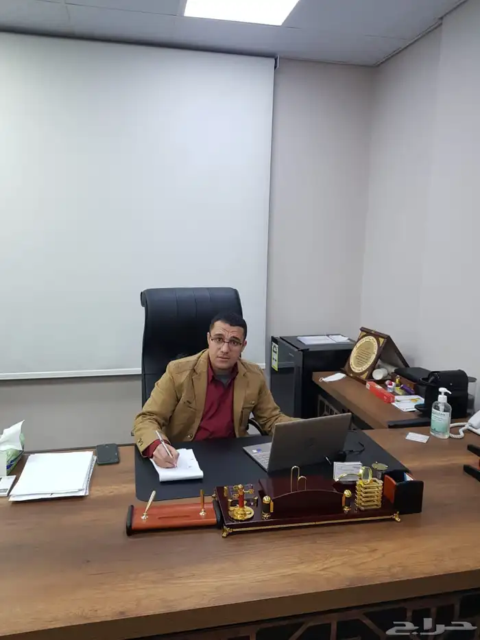 مدير حسابات خبره 13عام يرغب فى عمل 0