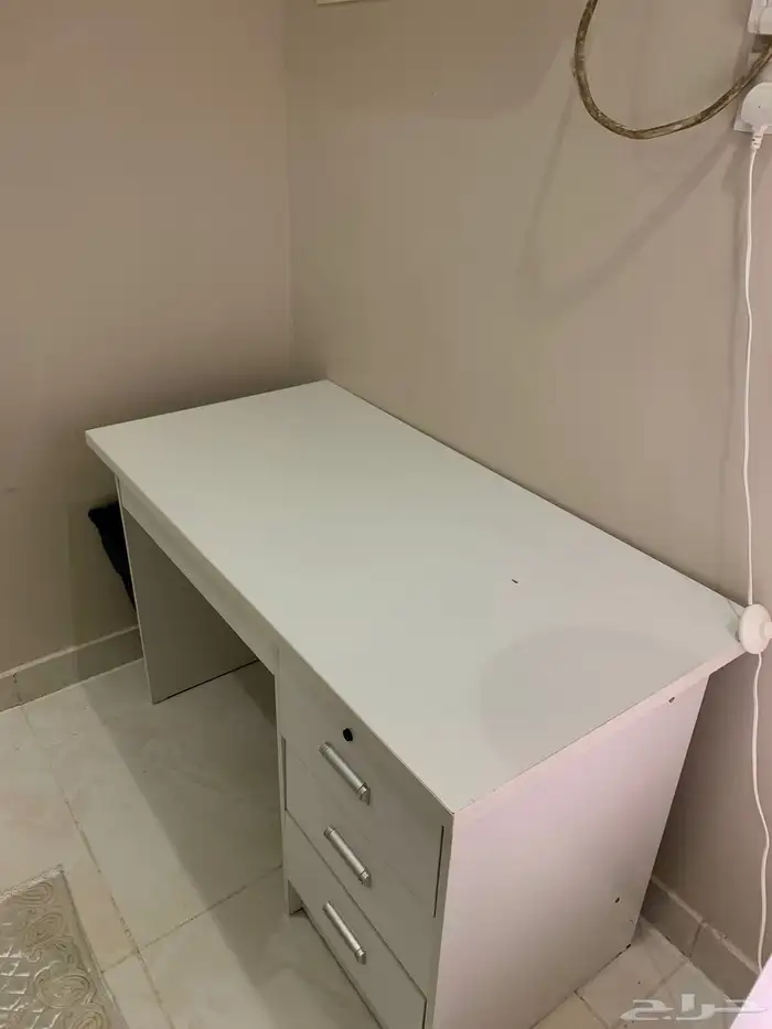 مكتب ابيض للبيع 2