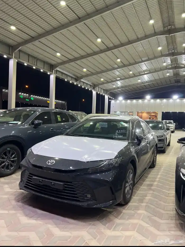 تويوتا كامري 2025 ستاندر سعودي اصفار صادر لوحات 1
