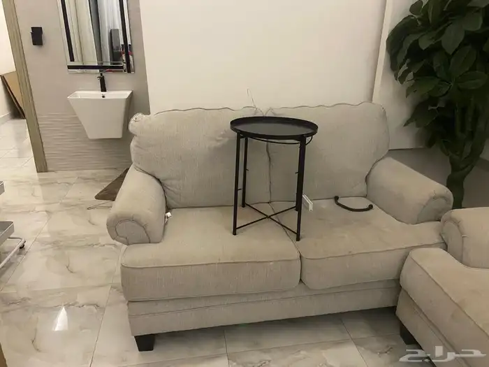 كنب استخدام سنه فقط يحتاج غسيل خفيف . 3