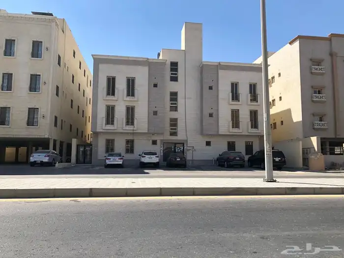 للبيع شقة تمليك بحي النور مساحة 255 0