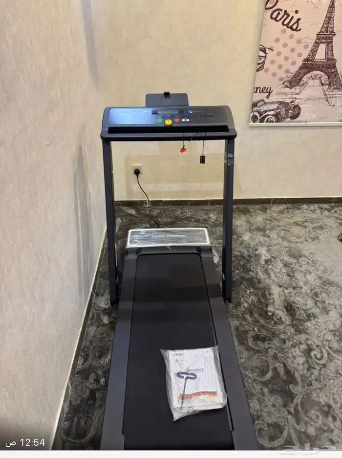 سير رياضي جديد استخدام يكاد يكون معدوم بسبب ظروف العمل 3