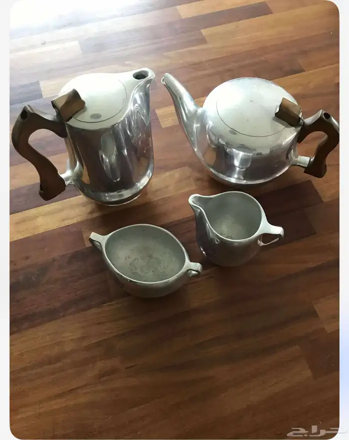 ابريق من شركة Picquot Ware البريطانية الشهيرة 1