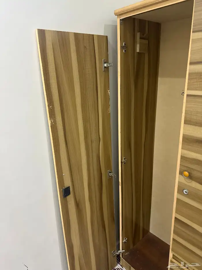 سررين نفر ونص مع مراتب مع 2كمودينه فرشه  دولاب 2
