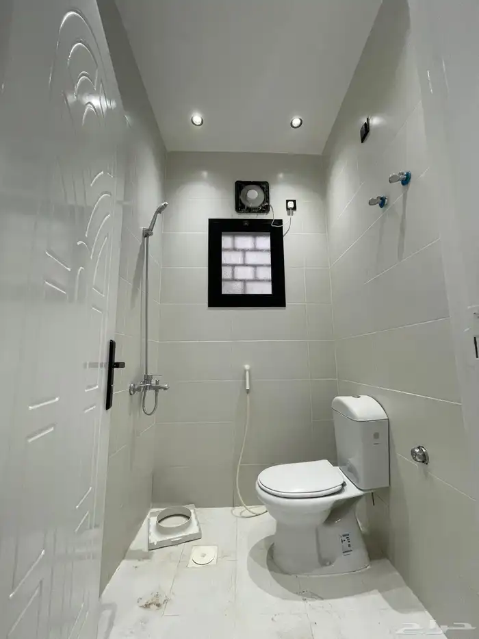 شقة جديده 5غرف3دورات مياه غرفةغسيل صاله 6