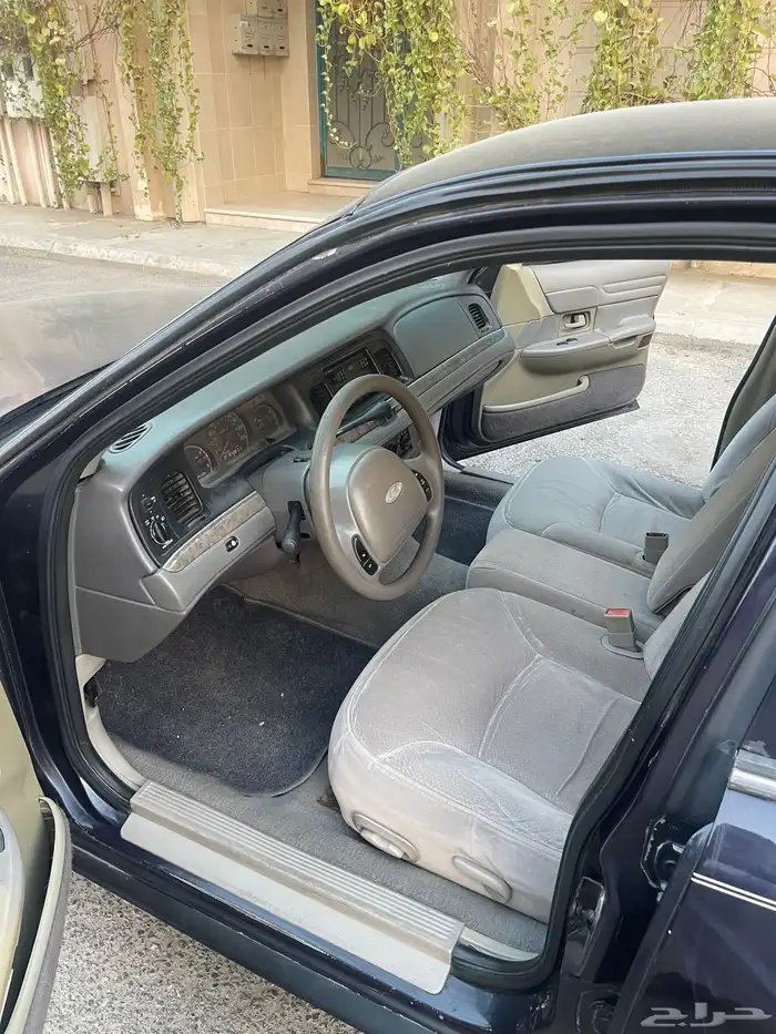 فورد كراون فكتوريا سعودي 2001 8