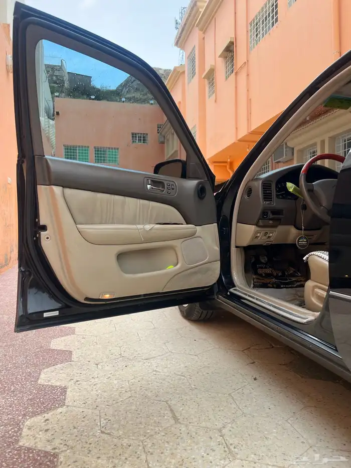 ( مباع ) لكزس LS 400 بودي وكالة 36