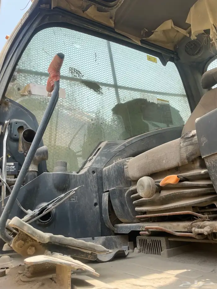 البيع على الحاله الراهنه بوكلين و2 سيارات 4