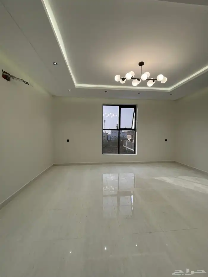 للبيع شقق ارضيه ورواف علويه احد رفيده حى النزهه 28