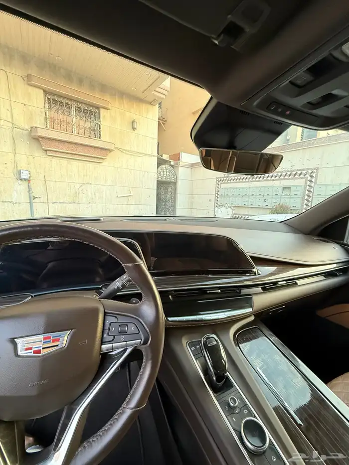 كاديلاك اسكاليد 2022 غرقان 10