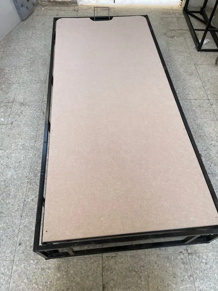 سرير للبيع نفر نفرين 1