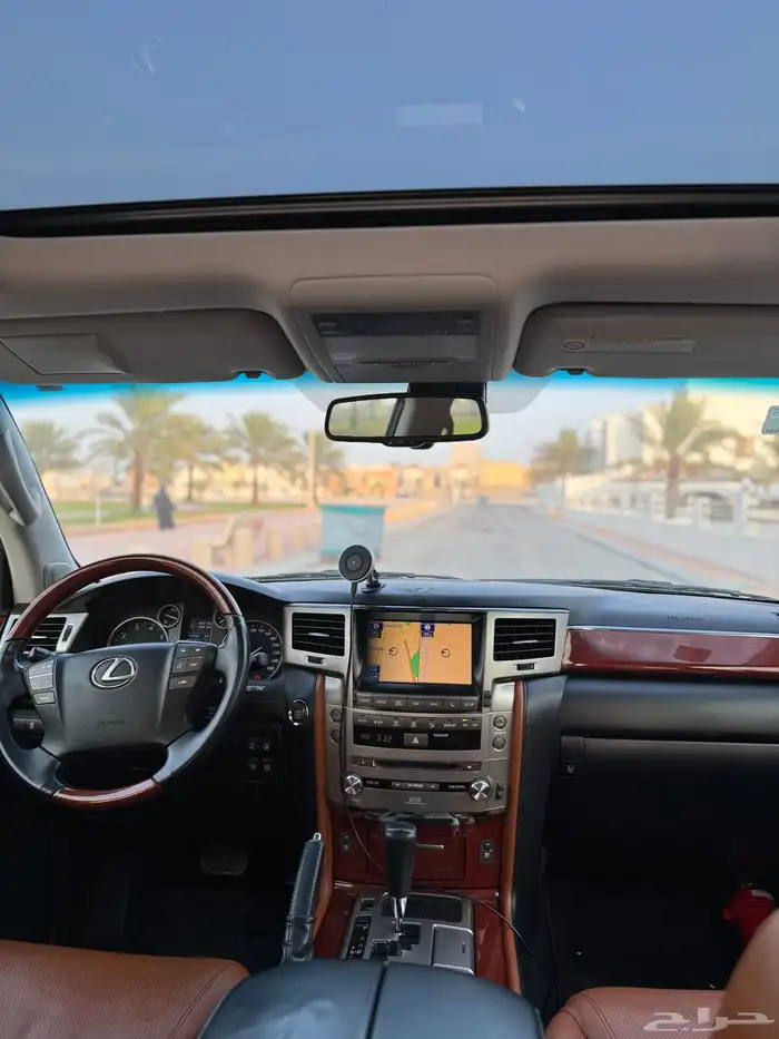 لكزس LX570 فل كامل سعودي 20