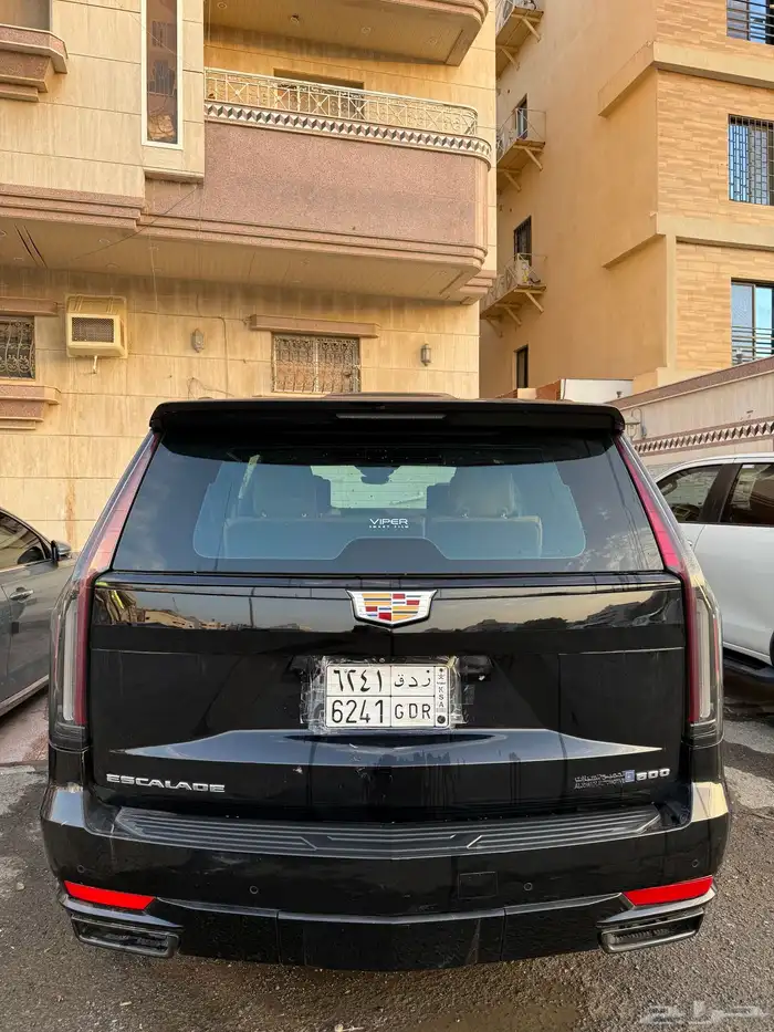 كاديلاك اسكاليد 2022 غرقان 4