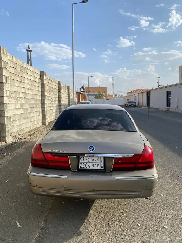 للبيع فورد ماركيز موديل 5