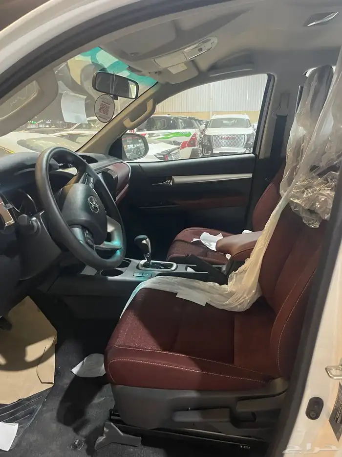 هايلوكس غمارتين S-GLX 4 4 اوتوماتك بنزين 2025 7
