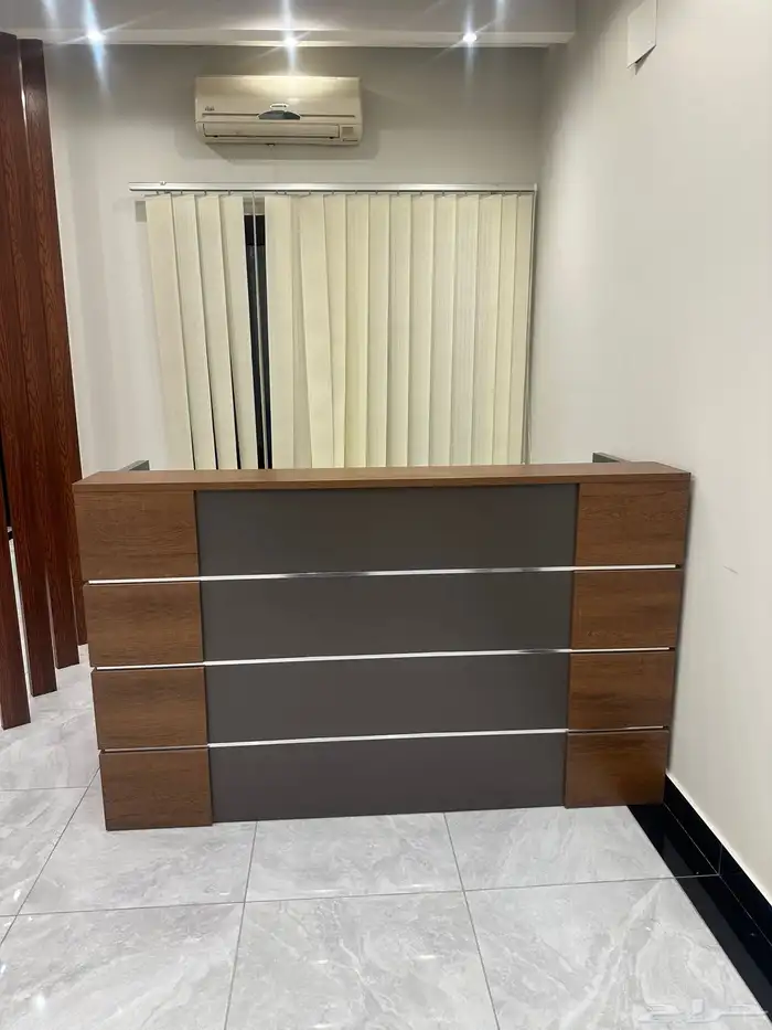 اثاث مكاتب و اضاءات و كراسي مسرح استعمال شبه جديد للبيع 28