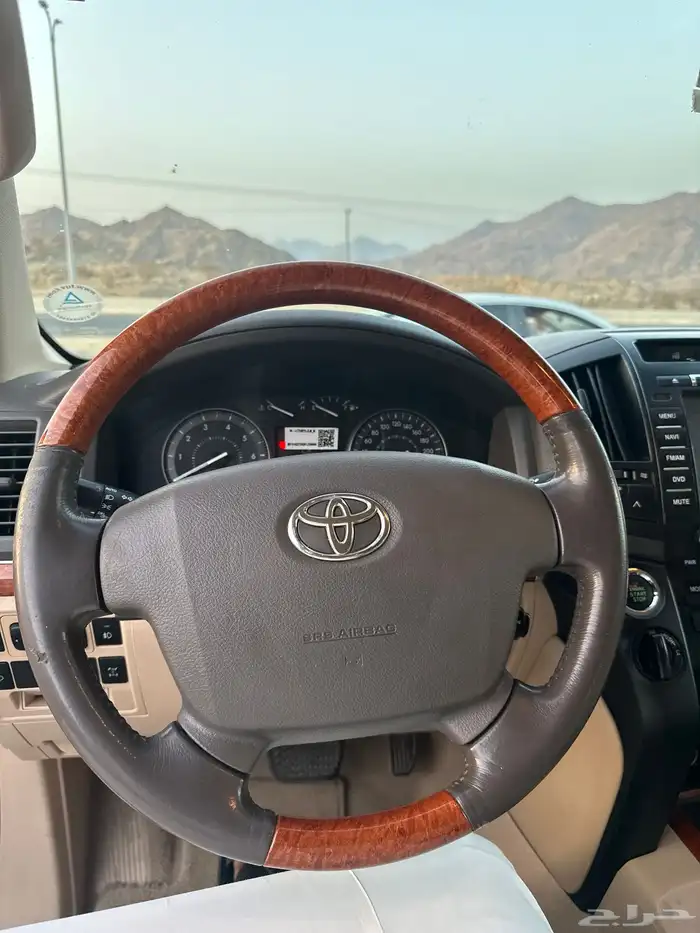 لاندكروزر 2014 ثمنية سرندل ماشي 232 شرط 25